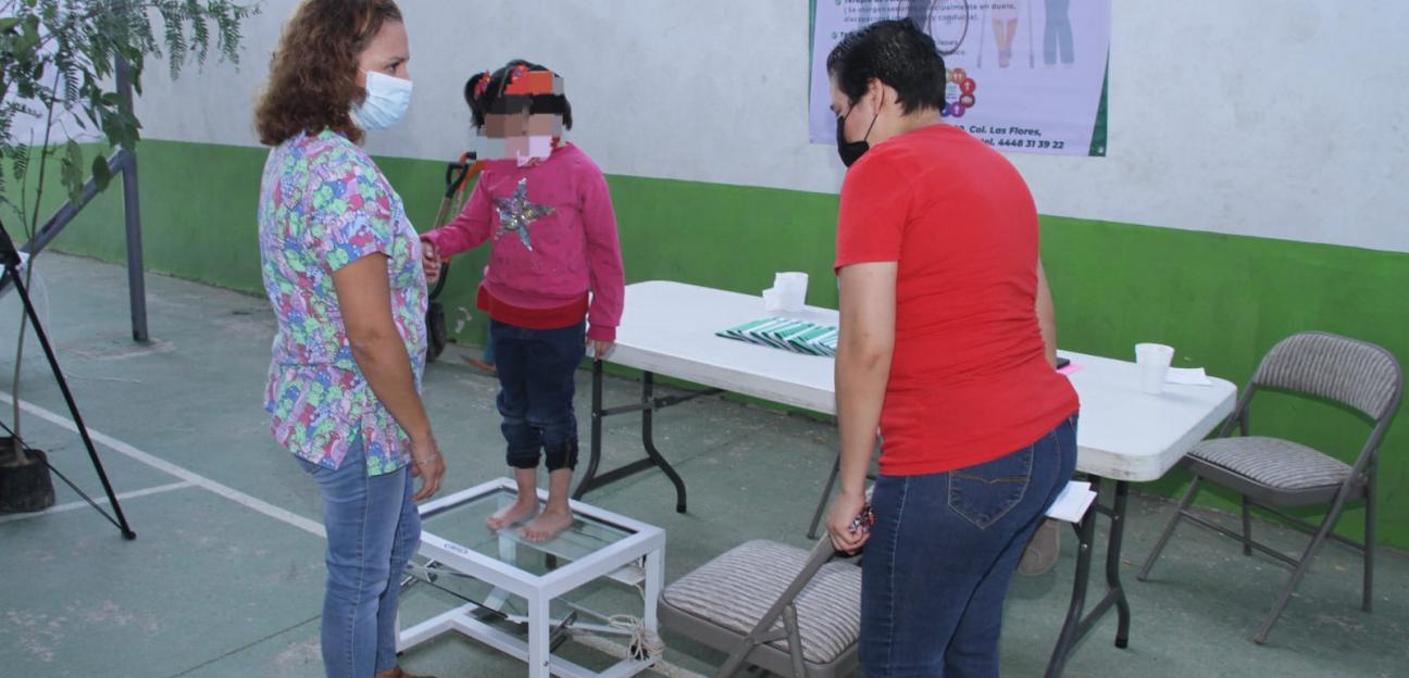 Continúa programa para detectar pie plano en niñas y niños en Soledad