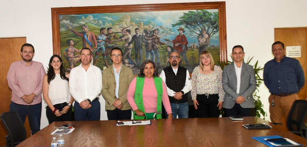 Ayuntamiento de Soledad acuerda con grupo empresarial reactivación de Plaza Las Huastecas