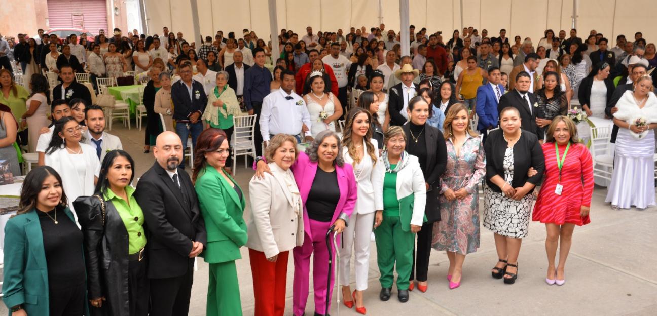 En ceremonia memorable, contraen matrimonio civil 173 parejas en Soledad de Graciano Sánchez 