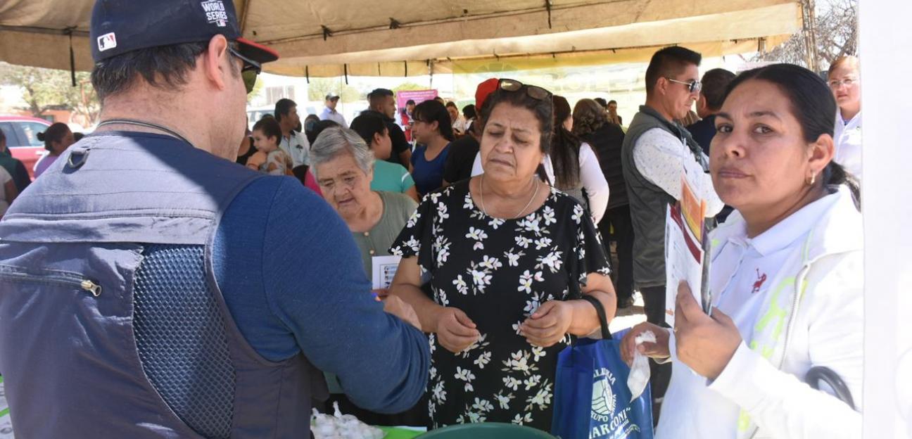 Vecinos de Los Gómez agradecen apoyo a la salud, con esfuerzo de municipio y Estado