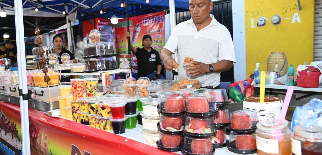 Corredores comerciales en la Feria Nacional de la Enchilada, un éxito 