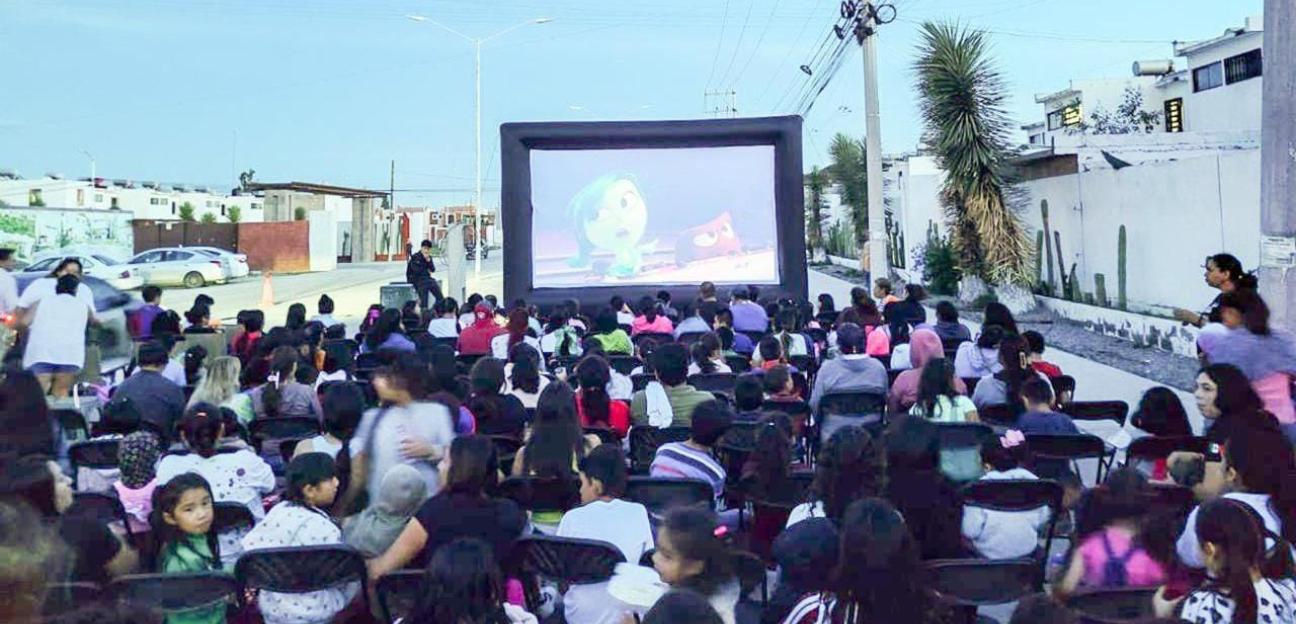 Con funciones de cine, Ayuntamiento de Soledad promueve el entretenimiento familiar