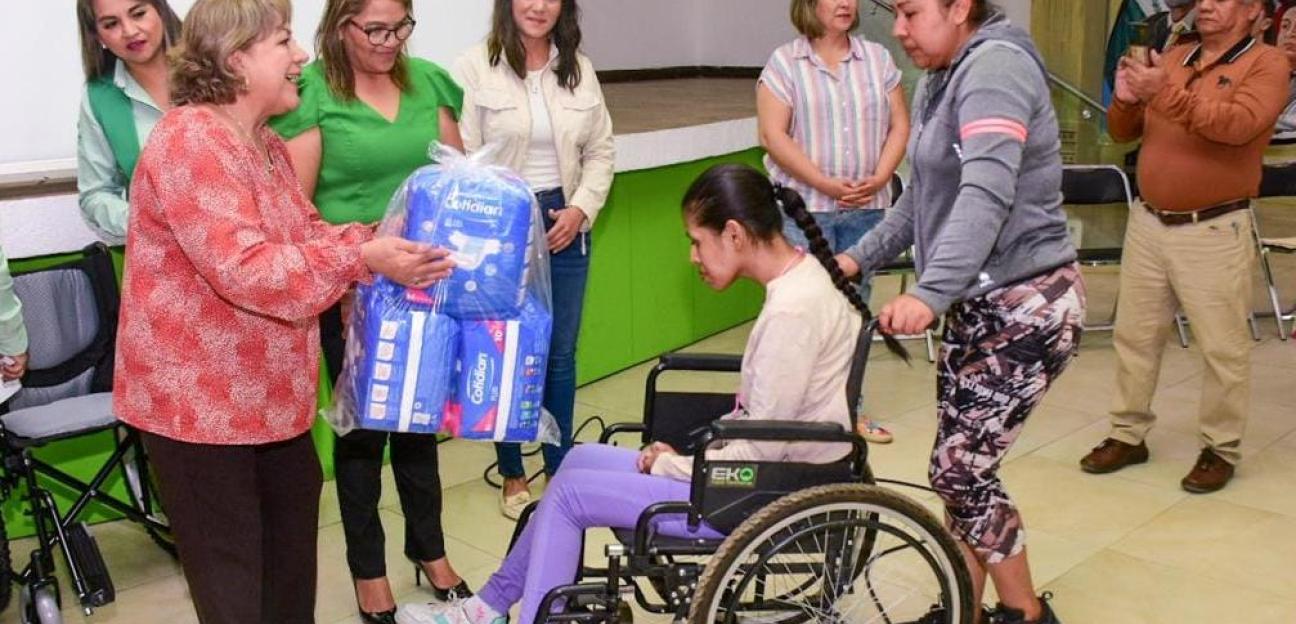 Entrega de apoyos técnicos a personas vulnerables, una constante en DIF Municipal de Soledad