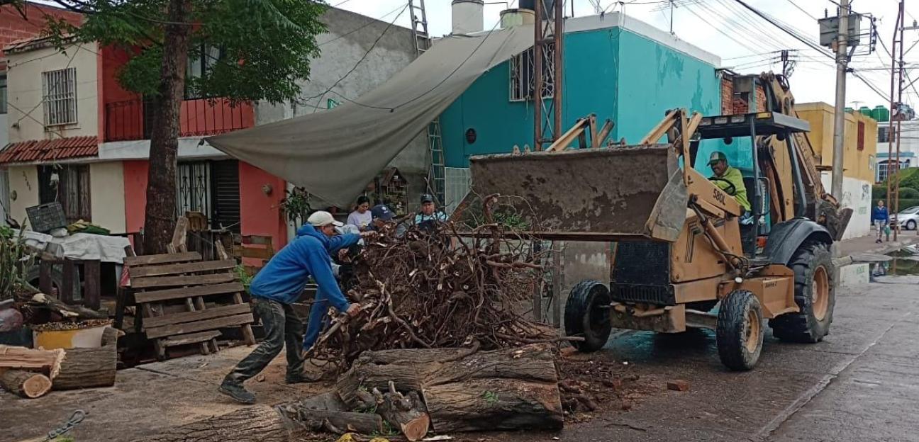 Cuadrillas municipales de Soledad realizan acciones para reducir inundaciones